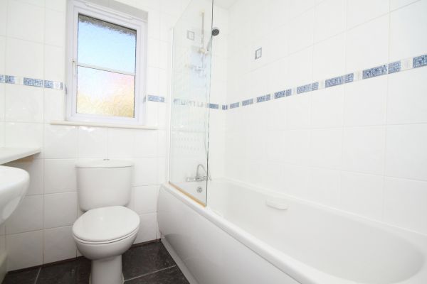 Cost of Shower Window Replacement in Issaquah