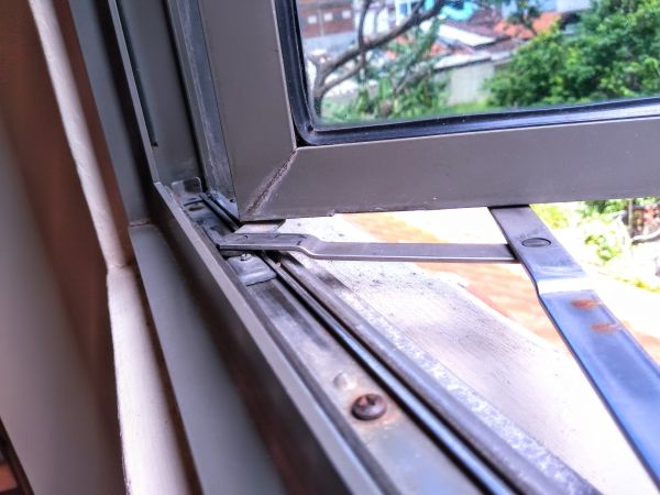 Cost of Hinged Window Replacement in Issaquah